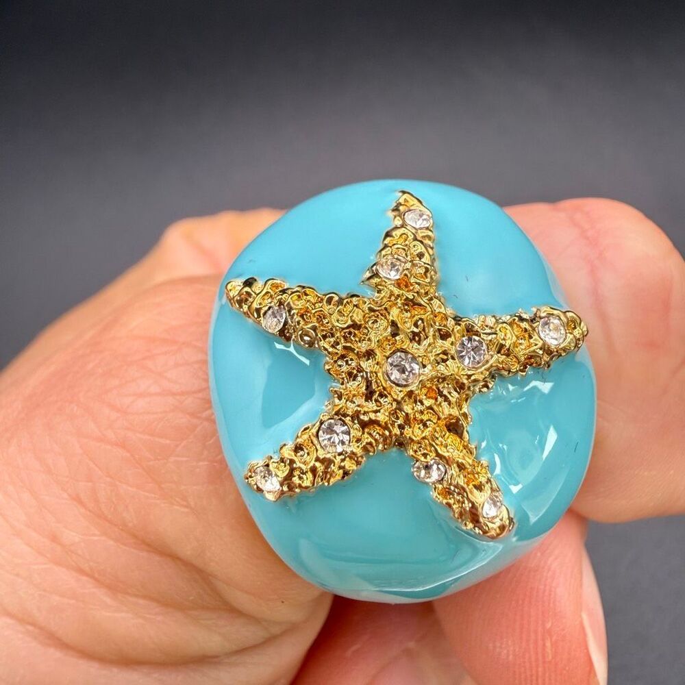 Kenneth Jay Lane Starfish Cocktail ring domed turquoise cabochon size 10 New